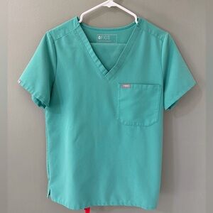 FIGS Catarina One-Pocket Scrub Top. Size small Hospital